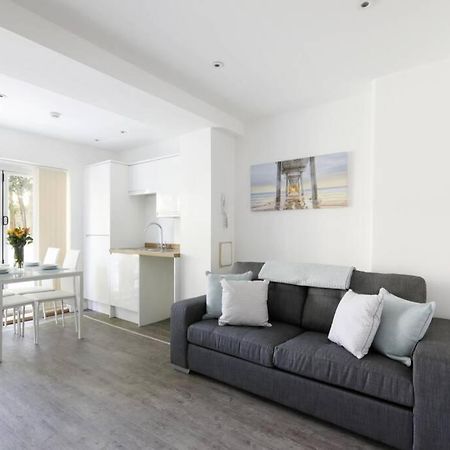 2 Bedrooms Close To The Beach With Garden And Own Entrance ! برايتون المظهر الخارجي الصورة