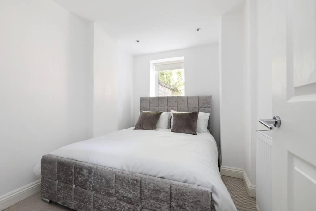 2 Bedrooms Close To The Beach With Garden And Own Entrance ! برايتون المظهر الخارجي الصورة